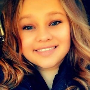 Meet your Posher, Abigail